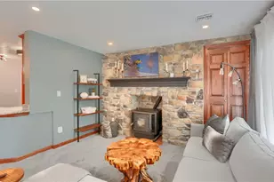 5306 Summit Dr, Hidden Valley, PA 15502 - Photo 10