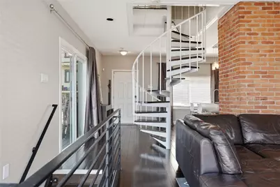 310 Cola St, Pittsburgh, PA 15203 - Photo 8