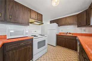 525 New Market Dr, Hempfield Township, PA 15601 - Photo 8