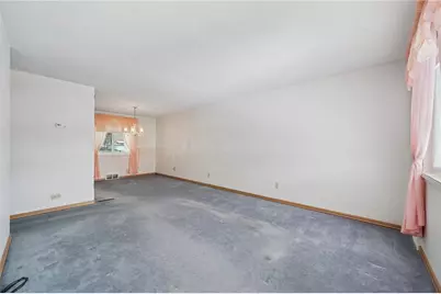 525 New Market Dr, Hempfield Township, PA 15601 - Photo 4