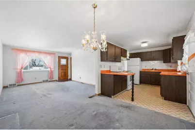 525 New Market Dr, Hempfield Township, PA 15601 - Photo 12