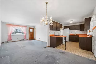 525 New Market Dr, Hempfield Township, PA 15601 - Photo 12