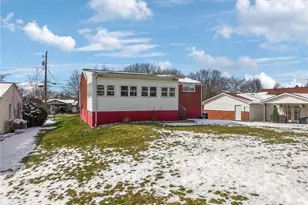 525 New Market Dr, Hempfield Township, PA 15601 - Photo 32