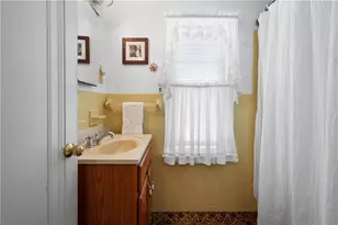 363 Constitution Dr, Pittsburgh, PA 15236 - Photo 16