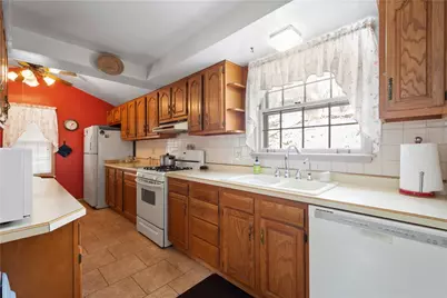 363 Constitution Dr, Pittsburgh, PA 15236 - Photo 12