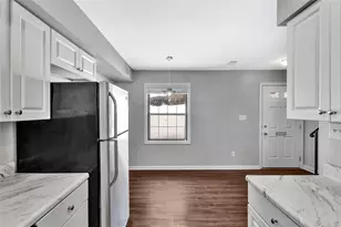 784 Carriage Cir, Pittsburgh, PA 15205 - Photo 4