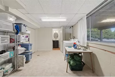 677 Doris Dr, Scott Township, PA 15243 - Photo 38