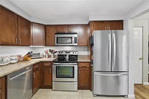 677 Doris Dr, Scott Township, PA 15243 - Photo 18