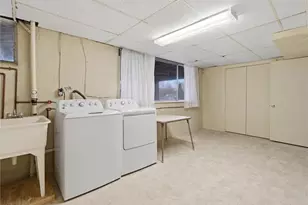 677 Doris Dr, Scott Township, PA 15243 - Photo 40