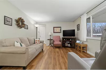 677 Doris Dr, Scott Township, PA 15243 - Photo 8