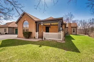 1252 Stanford Ct, Coraopolis, PA 15108 - Photo 1