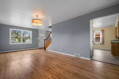 1908 Haywood St, Farrell, PA 16121 - Photo 4
