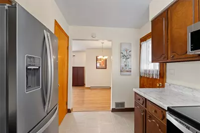 804 Redwood Dr, Cecil, PA 15057 - Photo 6