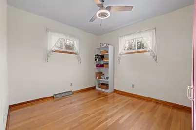 804 Redwood Dr, Cecil, PA 15057 - Photo 10