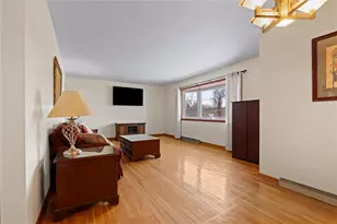 804 Redwood Dr, Cecil, PA 15057 - Photo 4