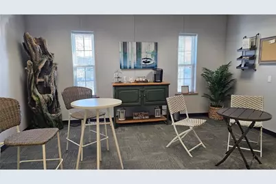 19 McQuiston Dr, Jackson Township, PA 16133 - Photo 2