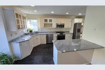 243 Augusta St, Pittsburgh, PA 15211 - Photo 2