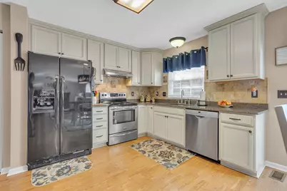 243 Edgewood Dr, Brighton Township, PA 15009 - Photo 8