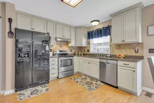 243 Edgewood Dr, Brighton Township, PA 15009 - Photo 8