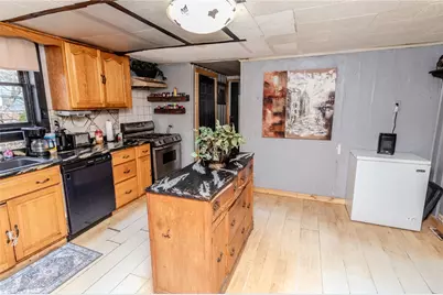 601 E Washington Ave, Connellsville, PA 15425 - Photo 16