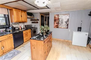 601 E Washington Ave, Connellsville, PA 15425 - Photo 16