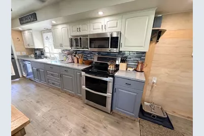 1576 E Laurel Circle, Mount Pleasant Township, PA 15666 - Photo 16