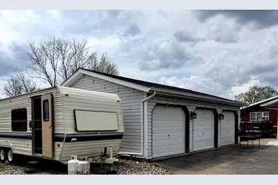 1576 E Laurel Circle, Mount Pleasant Township, PA 15666 - Photo 2