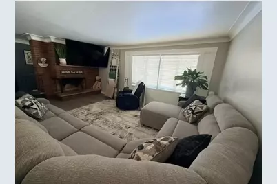 1576 E Laurel Circle, Mount Pleasant Township, PA 15666 - Photo 12