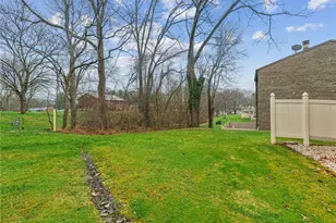 300 Williamsburg Ln, Murrysville, PA 15632 - Photo 36