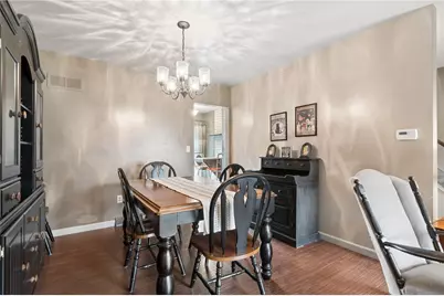 300 Williamsburg Ln, Murrysville, PA 15632 - Photo 12