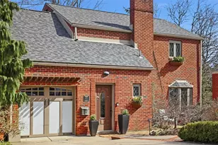 185 Inglewood Dr, Pittsburgh, PA 15228 - Photo 2