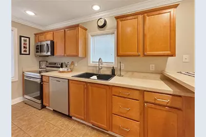 216 E Edgewood Ave, New Castle, PA 16105 - Photo 10