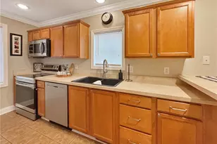 216 E Edgewood Ave, New Castle, PA 16105 - Photo 10