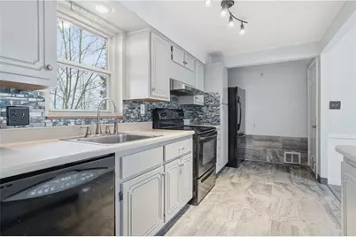 5240 Orchard Hill Dr, Pittsburgh, PA 15236 - Photo 4