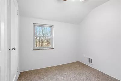 5240 Orchard Hill Dr, Pittsburgh, PA 15236 - Photo 6