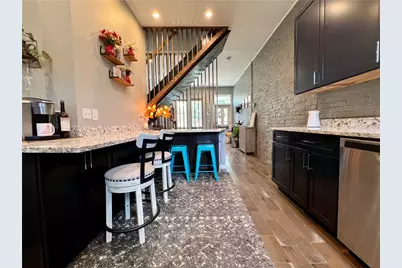 3813 Foster St, Pittsburgh, PA 15201 - Photo 12