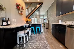 3813 Foster St, Pittsburgh, PA 15201 - Photo 12