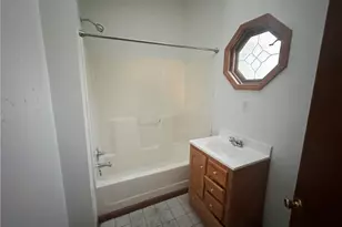 613 Duquesne Ave, Canonsburg, PA 15317 - Photo 4