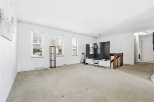 114 Rembrandt Dr, Twp of But SE, PA 16002 - Photo 8