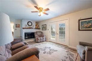 1106 Scenic Dr, Unity Township, PA 15601 - Photo 16