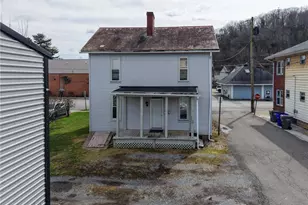 125 Jefferson St, Evans City, PA 16033 - Photo 4