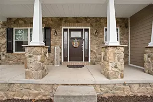 622 Flynn Dr, Robinson Twp, PA 15108 - Photo 2