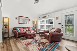 27 Bock Ln, Baden, PA 15005 - Photo 6