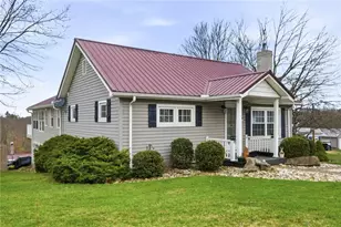 27 Bock Ln, Baden, PA 15005 - Photo 4