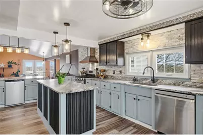 27 Bock Ln, Baden, PA 15005 - Photo 10