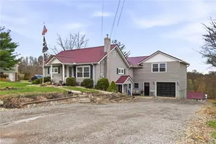 27 Bock Ln, Baden, PA 15005 - Photo 2