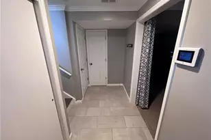 1875 Linton St, Pittsburgh, PA 15219 - Photo 4