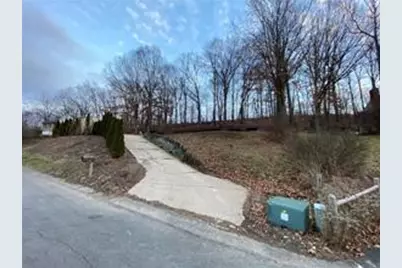 159 Oakdale Dr, Zelienople, PA 16063 - Photo 1