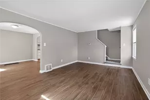 624 Elm Dr, Pittsburgh, PA 15147 - Photo 8