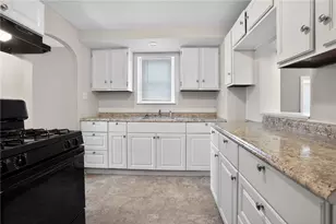 624 Elm Dr, Pittsburgh, PA 15147 - Photo 18